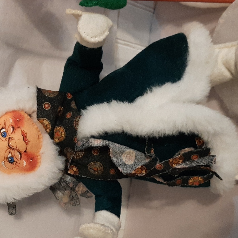 Annalee Mr and Mrs Claus - Picture 6 of 7